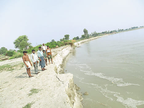 ganga ke bahaav se kataree mein kataan shuroo