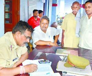 one  lakh snatched in front of SSP office