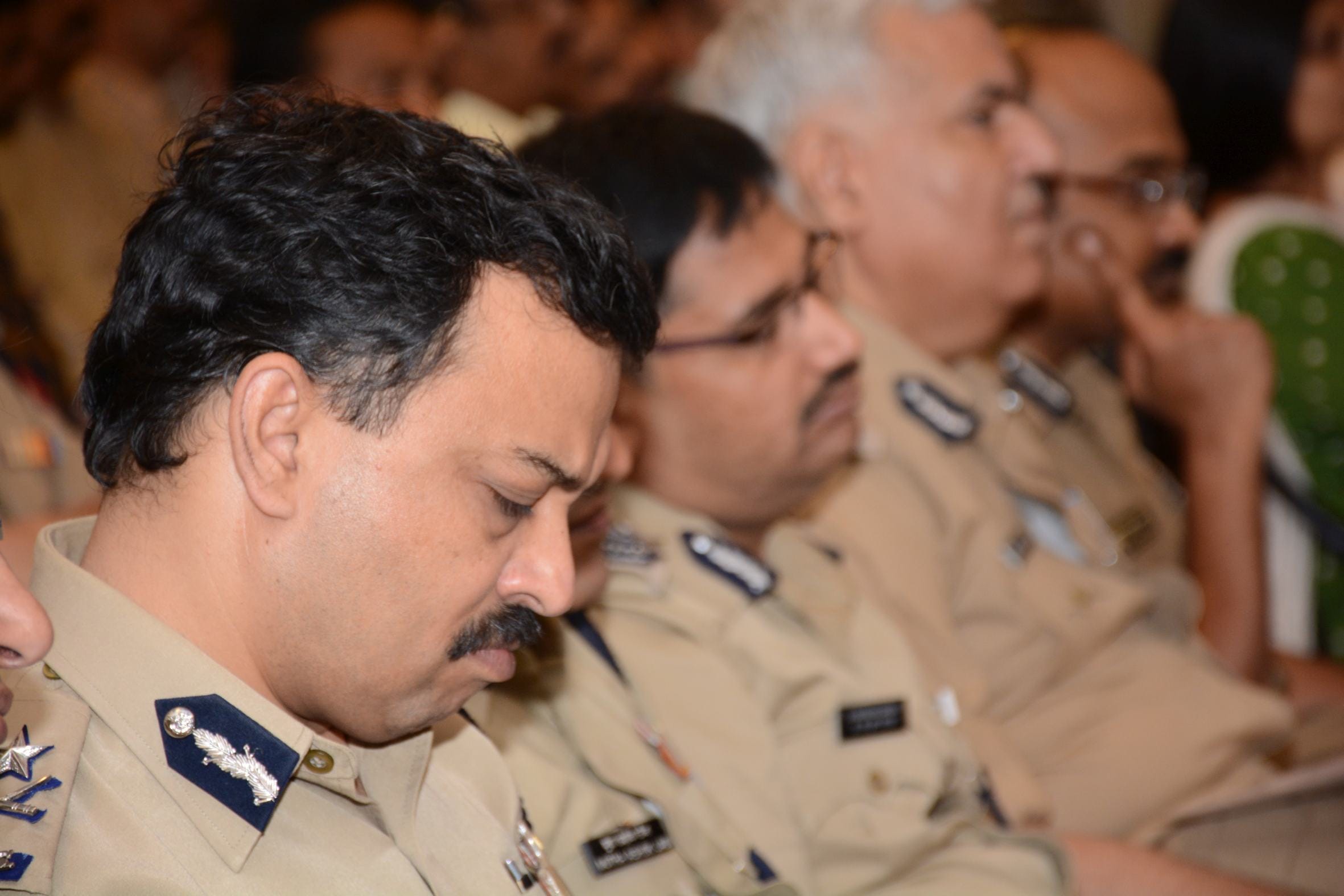 police officers slept during cm akhilesh speech