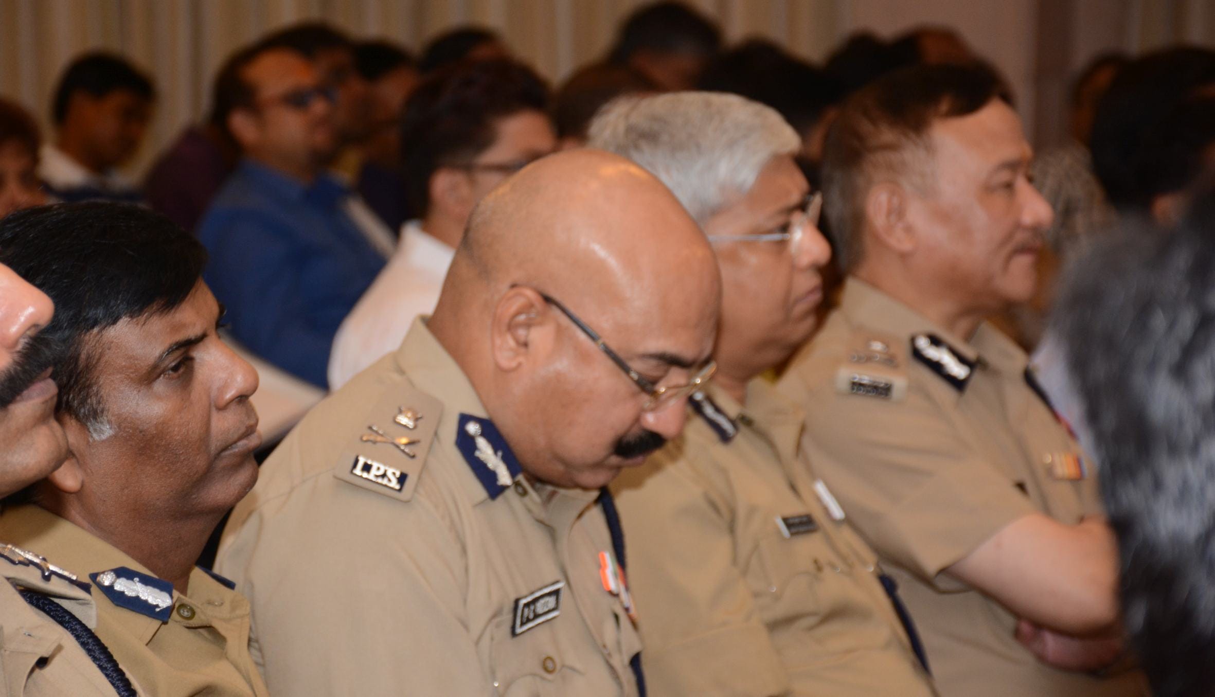 police officers slept during cm akhilesh speech