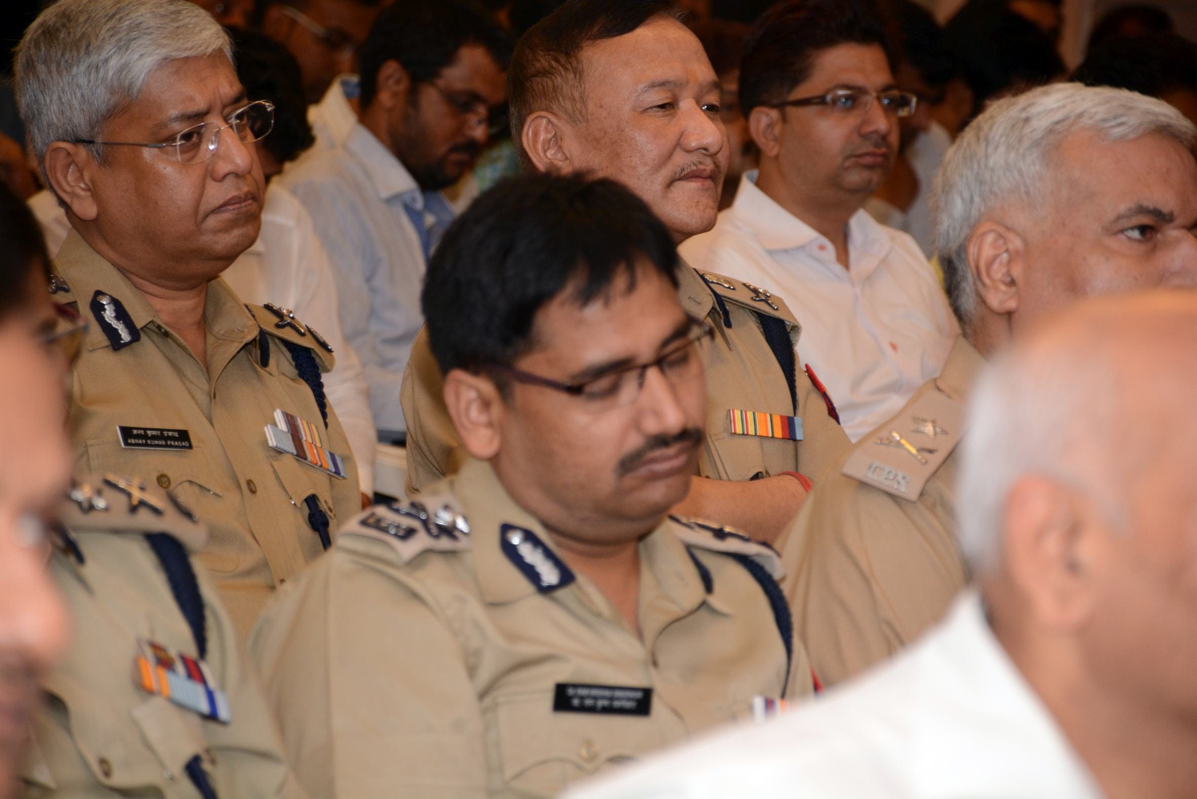 police officers slept during cm akhilesh speech