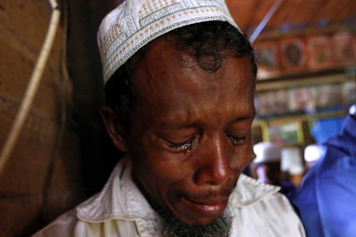 MYANMAR-VIOLENCE Myanmar Buddhists ransack mosque as religious violence flares
