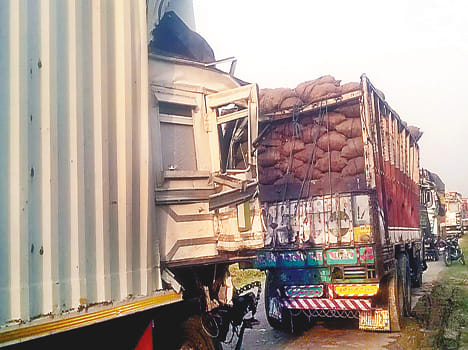 road accident 4 person killed