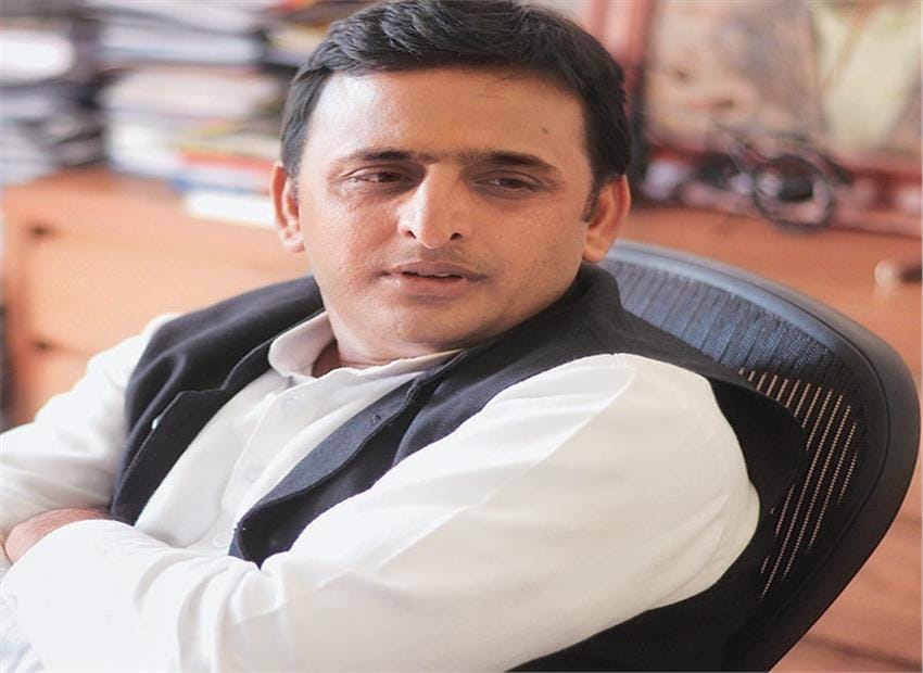 akhilesh yadav favors samajwadi youth leaders