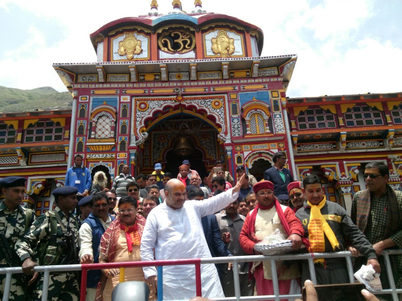 lord gives shrap to politician