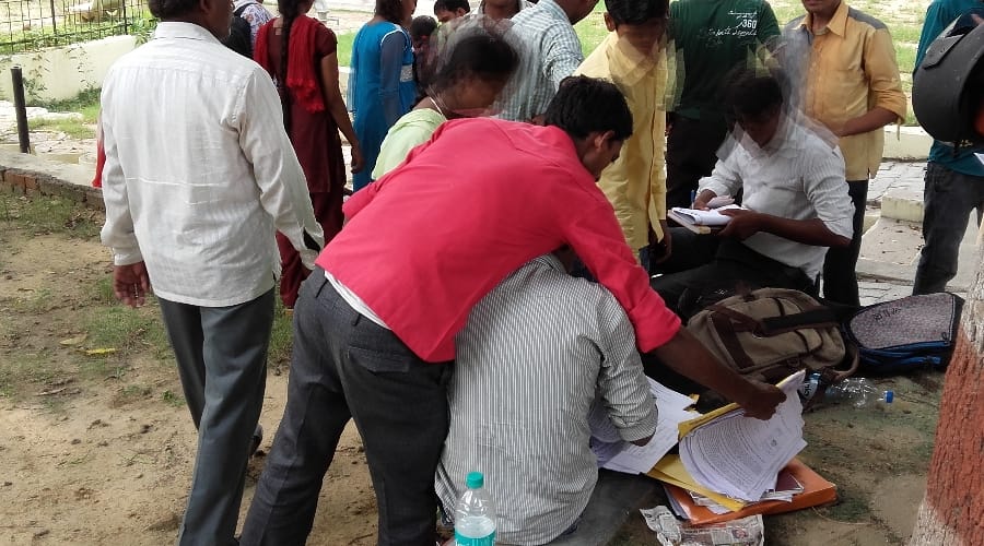 deal for bed seats in lucknow universaty campus