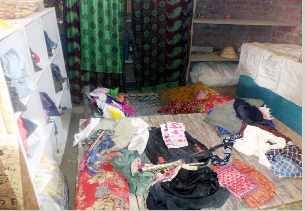 Houses and two shopes in theft