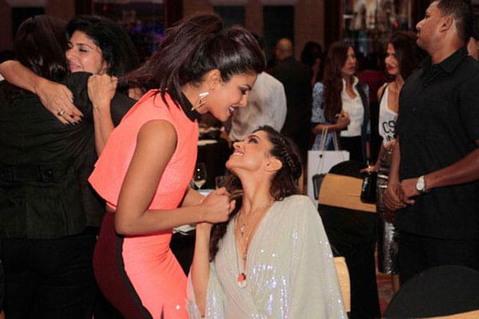 deepika padukone refuse to share stage with priyanka