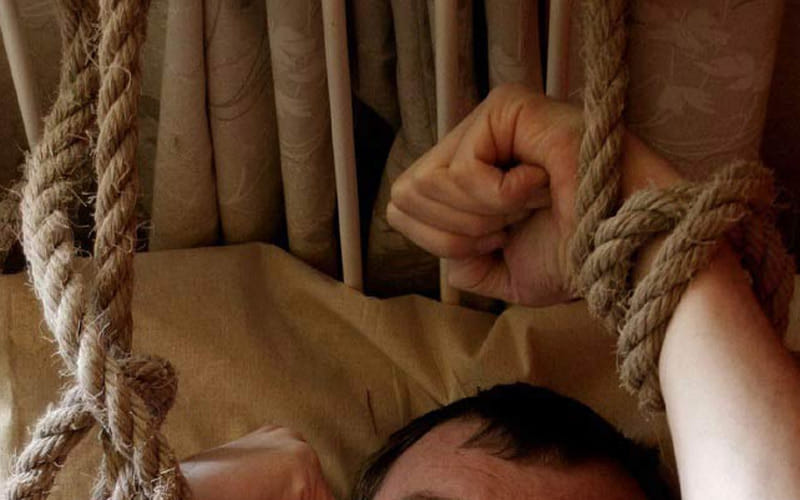 woman and her lover naked and tied for two days
