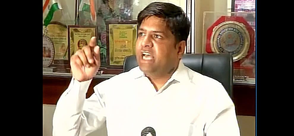 aap mla dinesh mohaniya arrested during press conference by delhi police