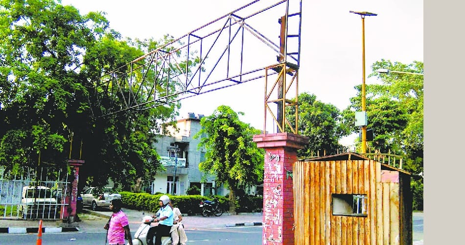 nagar nigam, nagar nigam mohali, mohali sectors security gates, mohali public, mohali