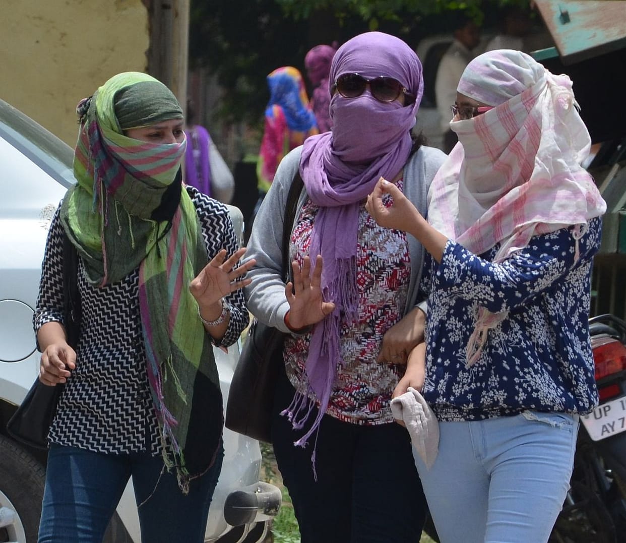 Delhi weather updates hot weather and humidity increases problem as monsoon rain stops