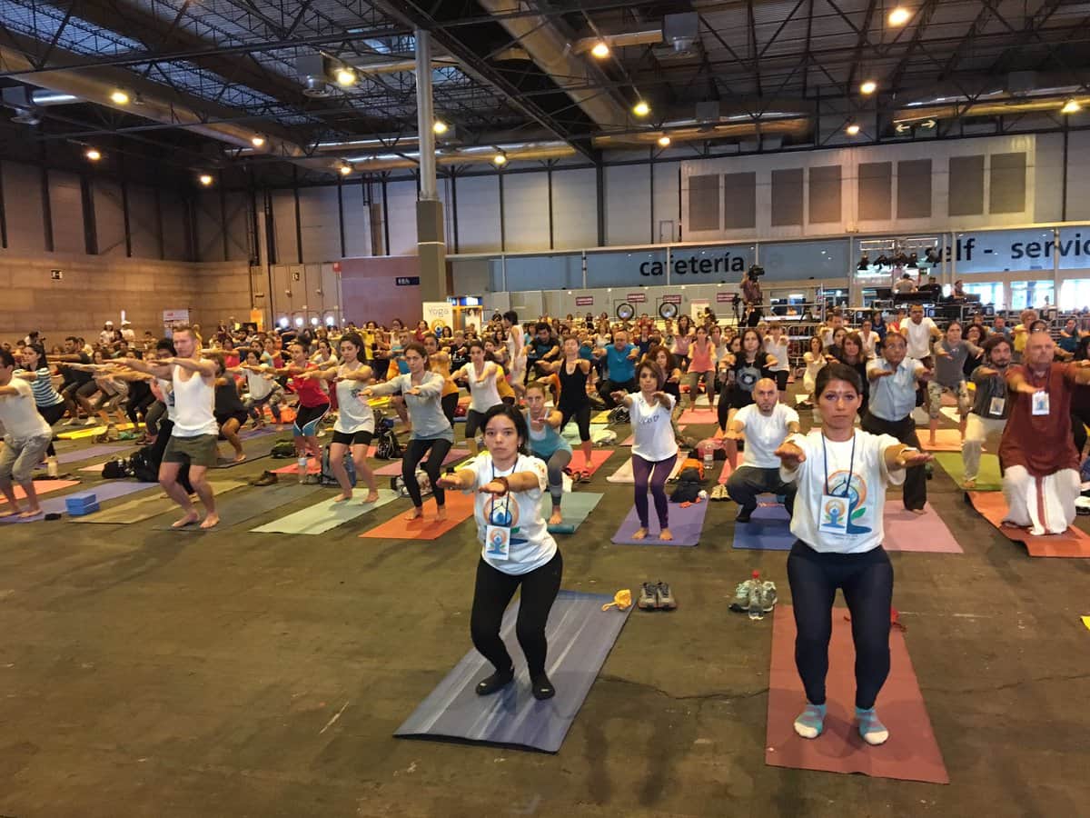 Shilpa shetty's yoga class in Real Madrid