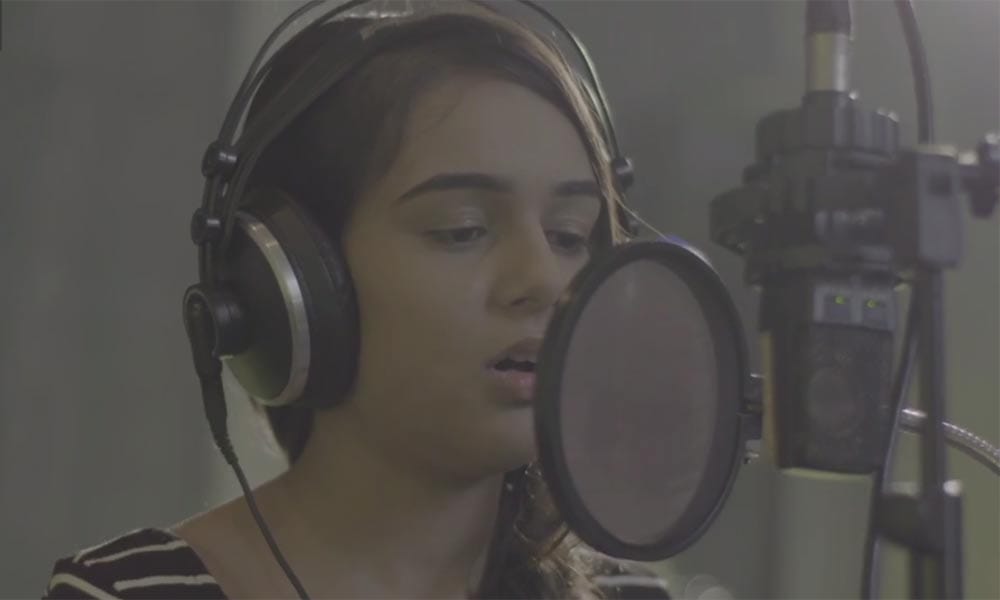 Shekhar Kapur and Suchitra Krishnamoorthi's daughter Kaveri's song