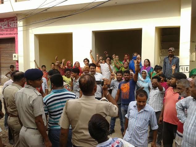 protest, protest against nagar nigam chandigarh, arun sood, hallomajra, hallomajra protest