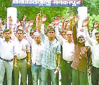 Villagers sorrouned at Kotwali