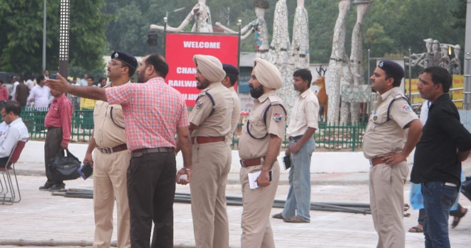 railway minister suresh prabhu visit chandigarh railway station