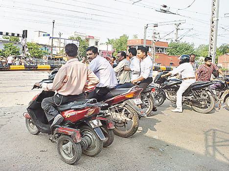 Ramnagar railway gate broken bull collision