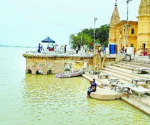 Sarayu raise water, jetties staircases began to sink