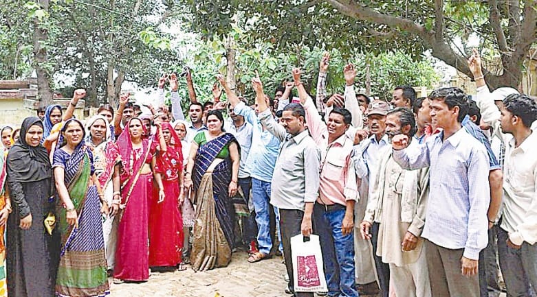 bdc members protest