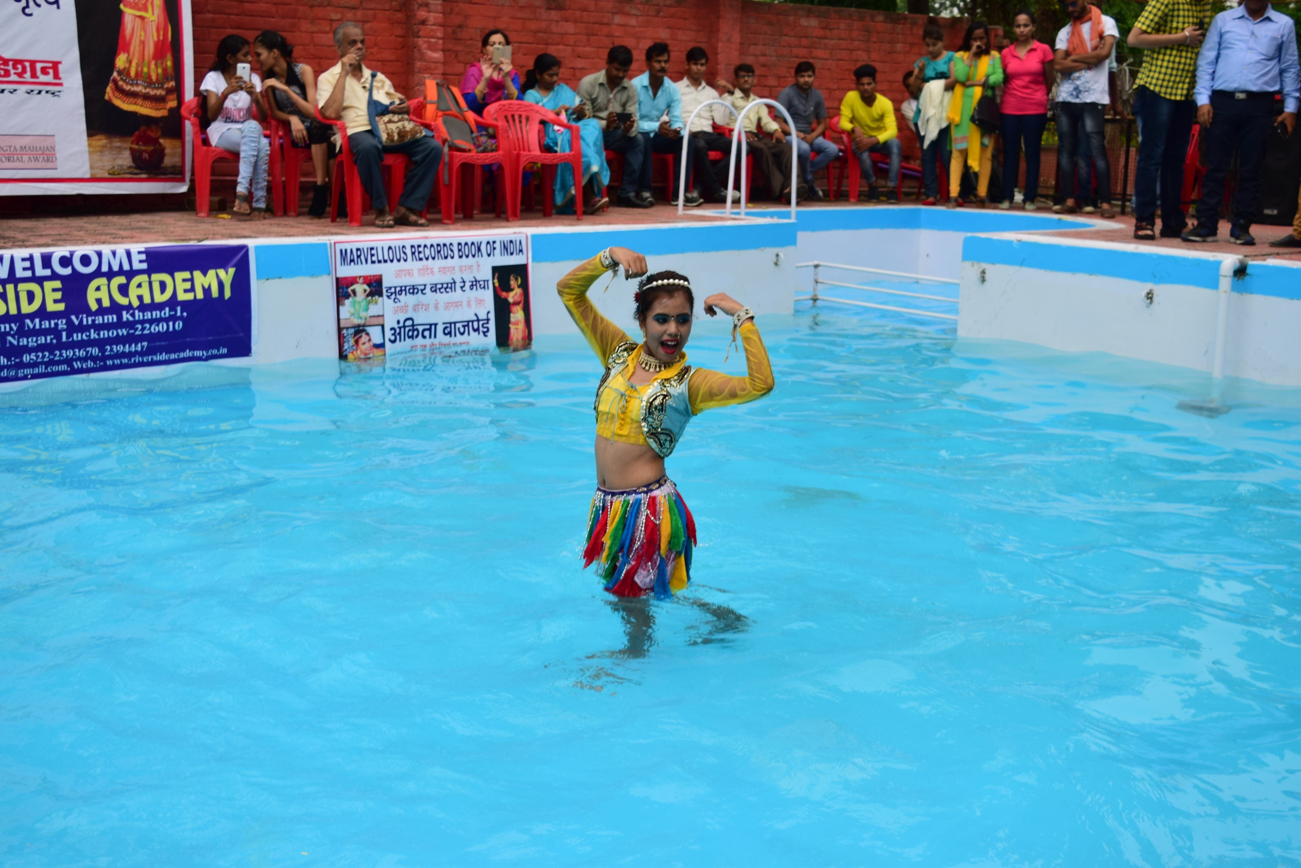  ankita bajpai creates record of dancing in water