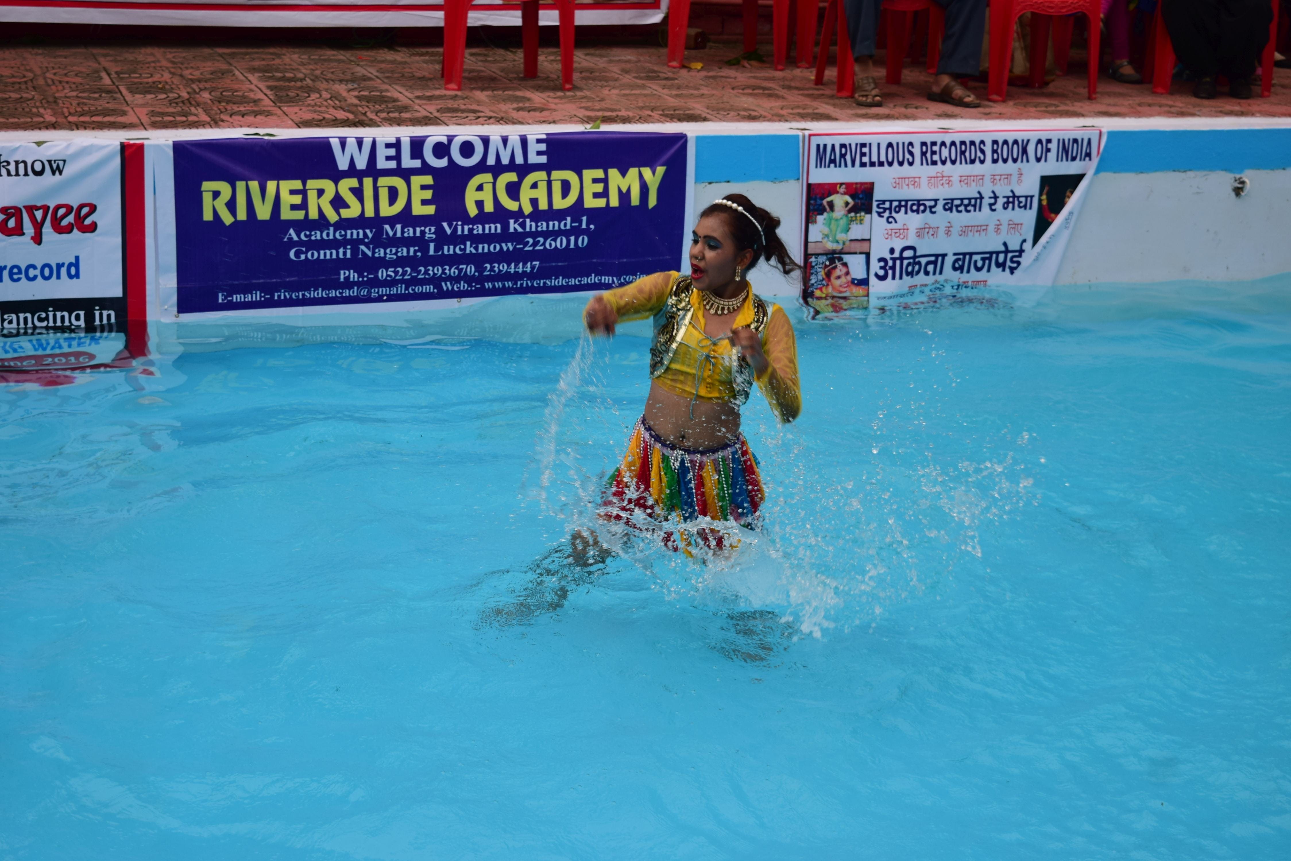  ankita bajpai creates record of dancing in water