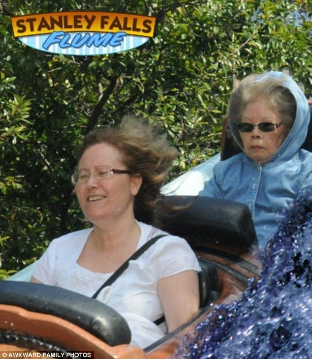 awkward family pictures that will surprise you