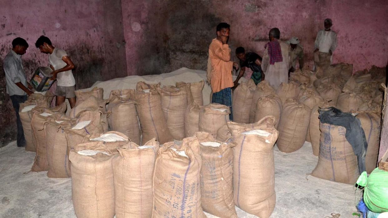 9 quintals of grain and 141 quintals of sugar seized in raid