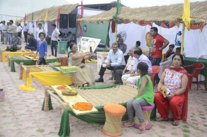 cm inaugurates mango festival in lucknow