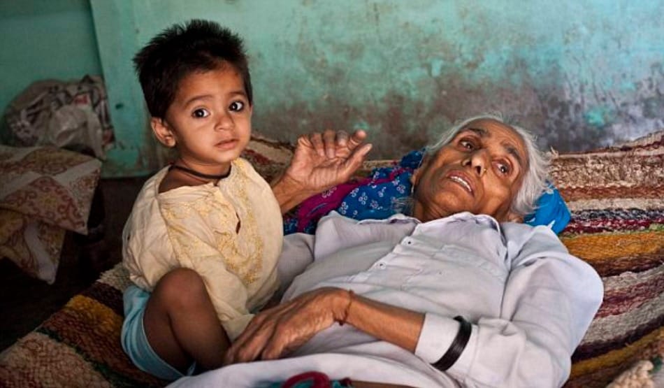 OMG, world oldest mothers, gives birth age of 66 and SEVENTY