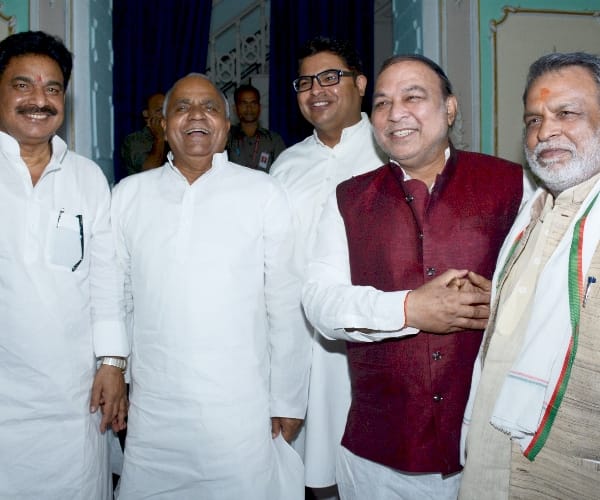 Pics of miniters oath ceremony in UP.