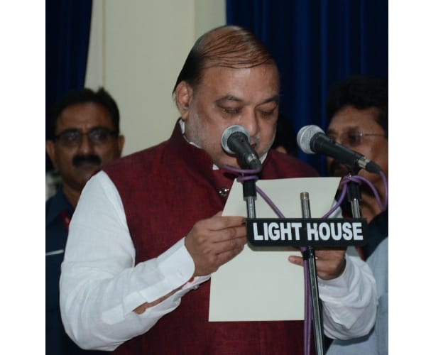 Pics of miniters oath ceremony in UP.