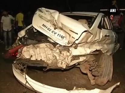 Three injured as car rams into street light pole