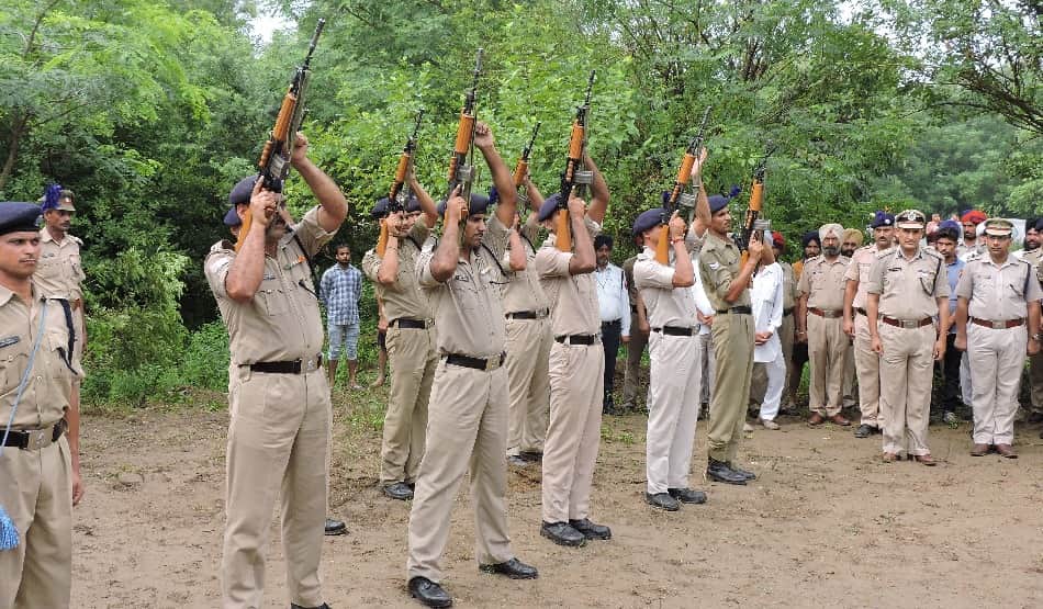 pampore terror attack: funeral of shaheed CRPF hawaldar in ropar
