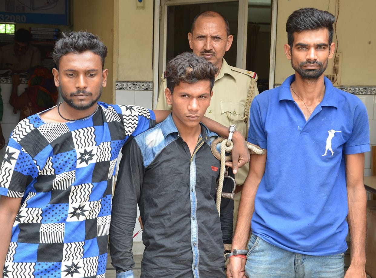 Bunty gang were arrested three gangsters.