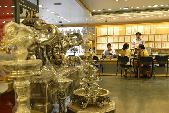 10 probable reasons why gold price will go up in near future
