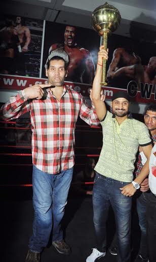 cricketer harbhajan singh fight with the great khali student in wrestling ring in jalandhar