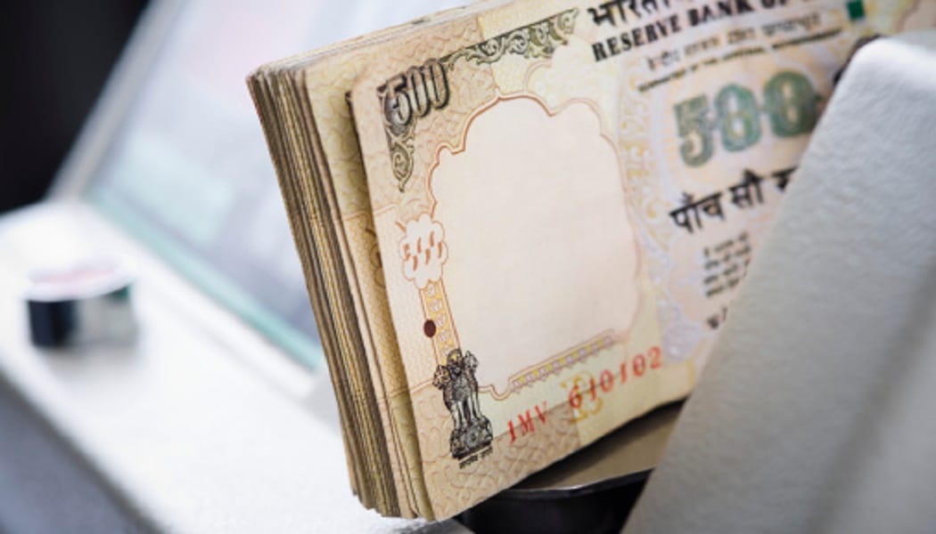 5 lakh old currency recover from old lady