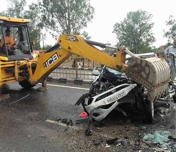 accident, road accident, car accident, three people died in accident, jalandhar family accident