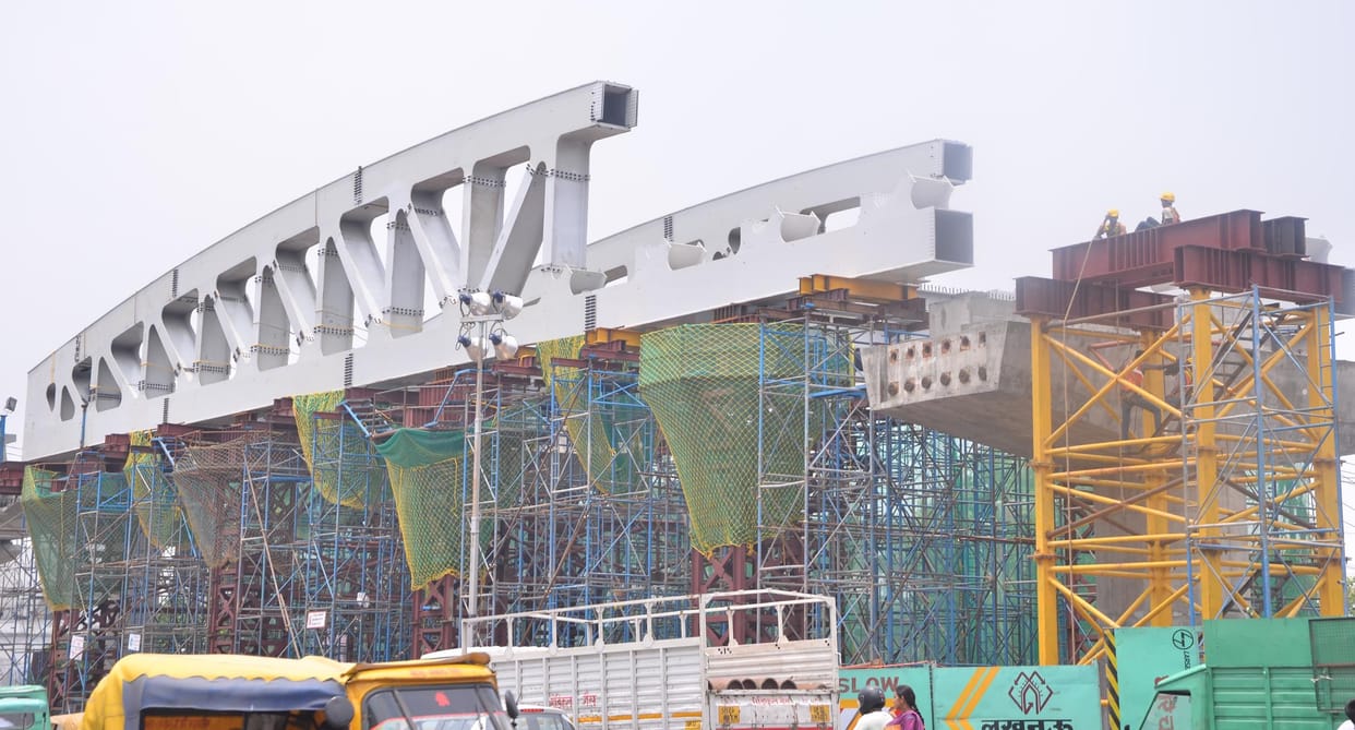 steel bridge construction for lucknow metro