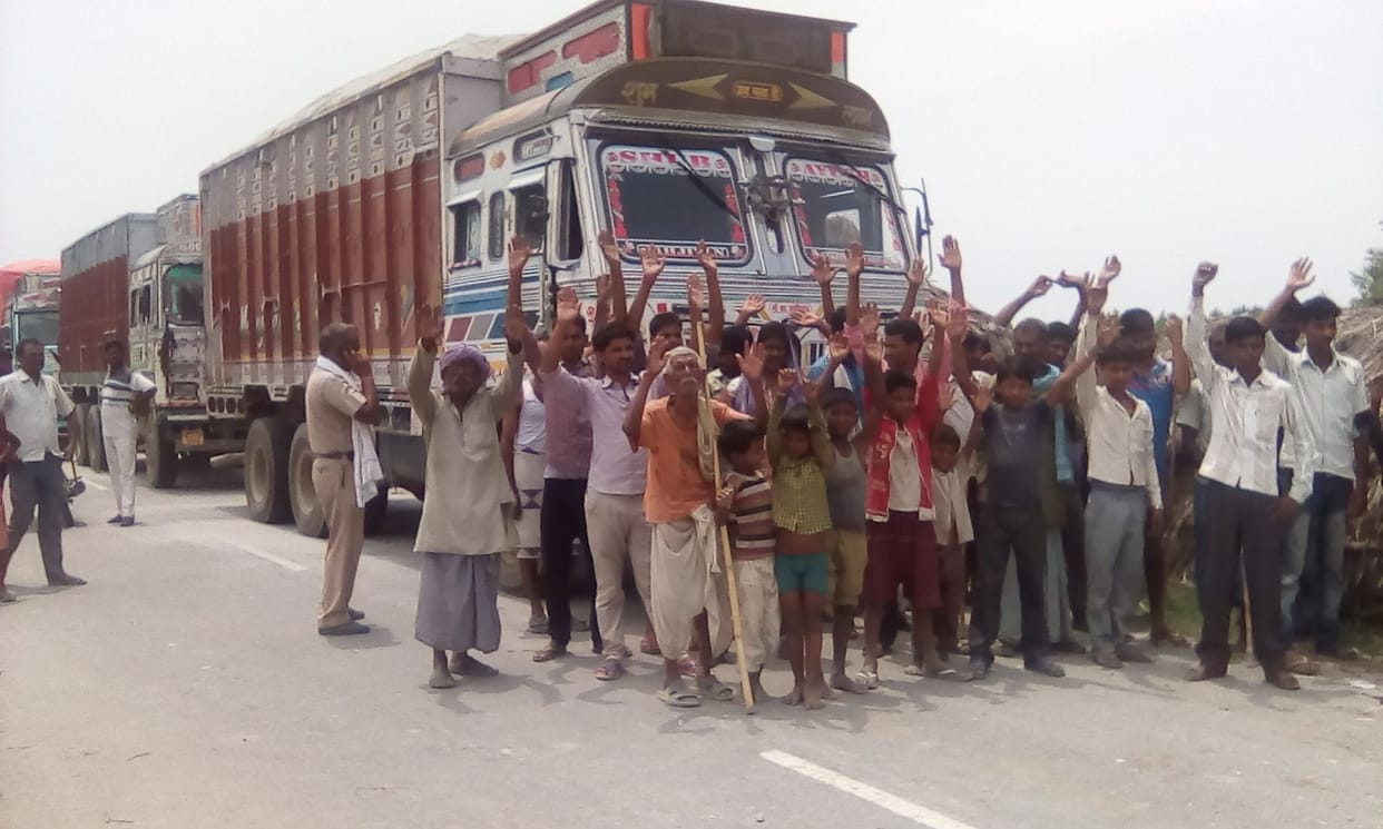 People protested  against illegal mining 