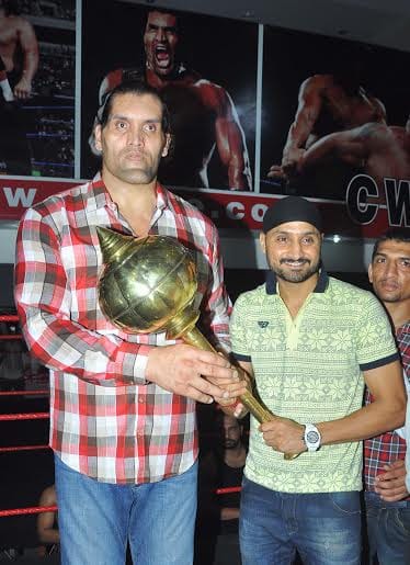 cricketer harbhajan singh fight with the great khali student in wrestling ring in jalandhar