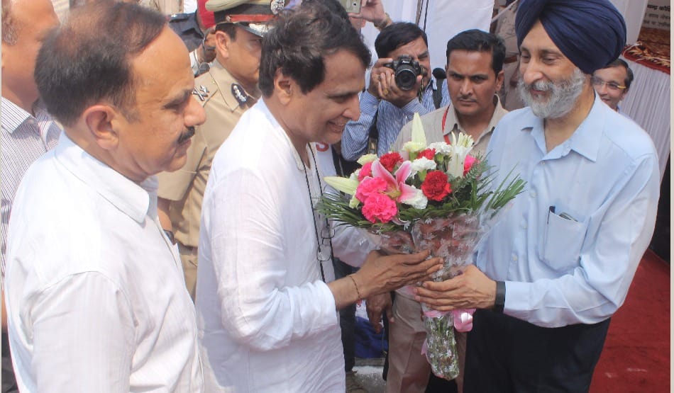 chandigarh station will be made world class in PPP model: rail minister