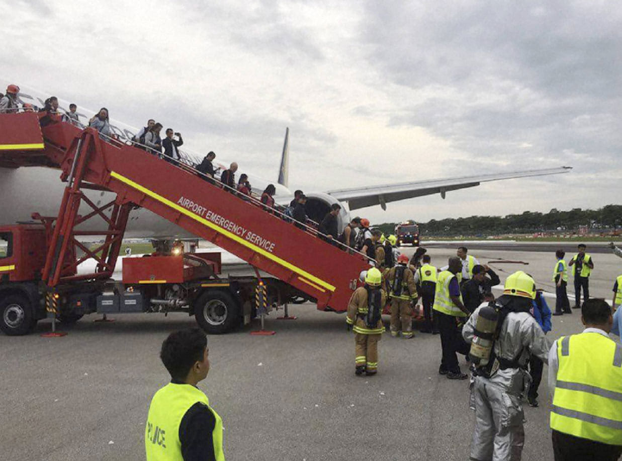aircraft caught fire while emergency landing