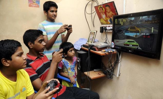  children are busy in Virtual World