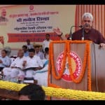 यात्री सुविधाओं के उद्घाटन समारोह में बोलते रेल राज्यमंत्री मनोज सिन्हा।