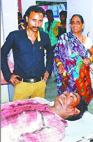 Saraf brutally beat 10 lakh looted goods