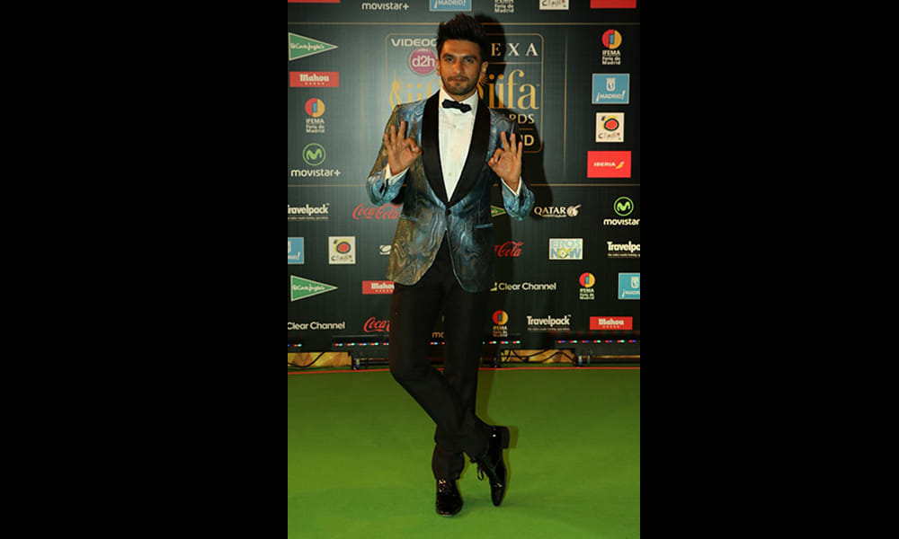 IIFA 2016 best dress actors on green carpet