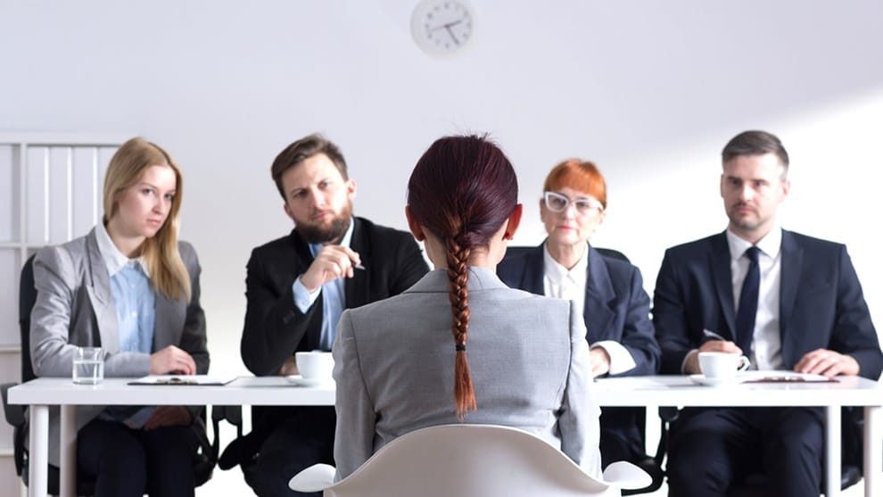 never do this mistakes during an interview in hindi