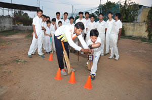  Statue of young cricketers giving energy Ddda